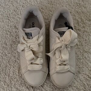 adidas Off-White/Beige Stan Smith Lace-Up Sneakers